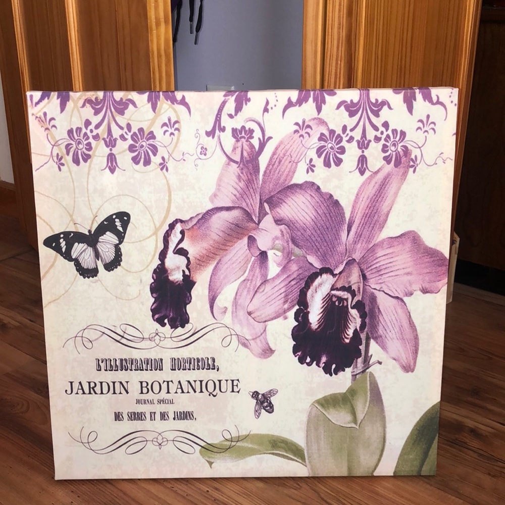 Purple flower wall decor